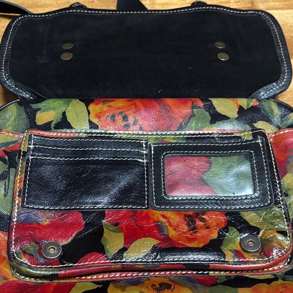 Patricia Nash Red and Black Floral Shoulder purse 12x9 absolutely stunning bag - Picture 5 of 16
